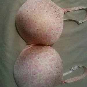 Victoria's Secret 34DD push up bra